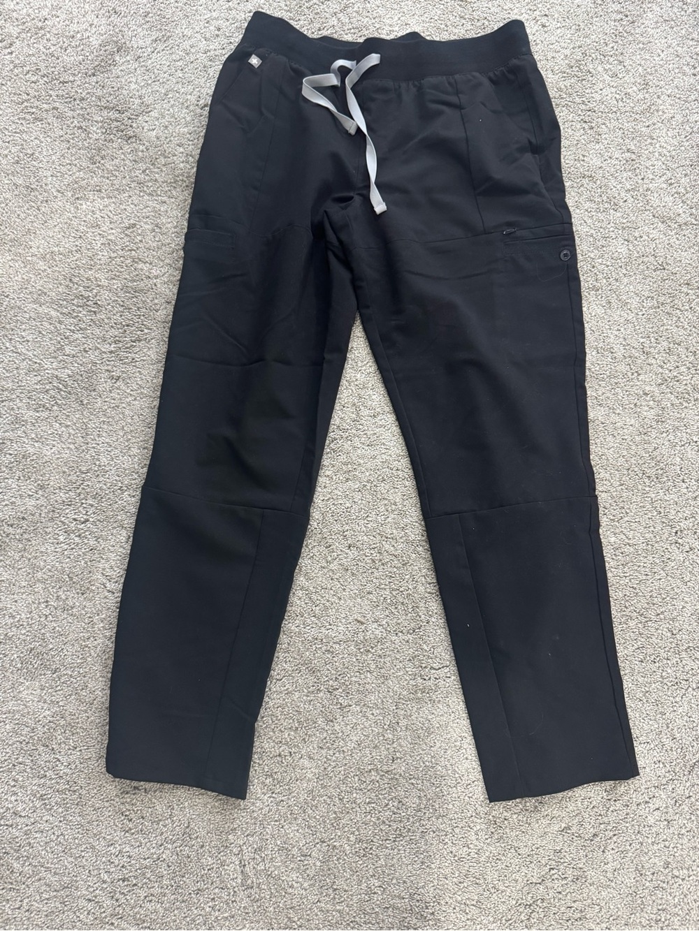 Figs Women’s Black Cargo Skinny Scrub Pants